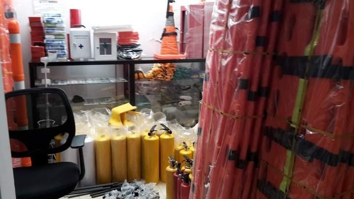 Bodega de equipos de seguridad y camillas en Medellín